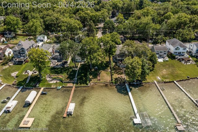 2480 Burleigh Street, West Bloomfield Charter Township, MI 48324