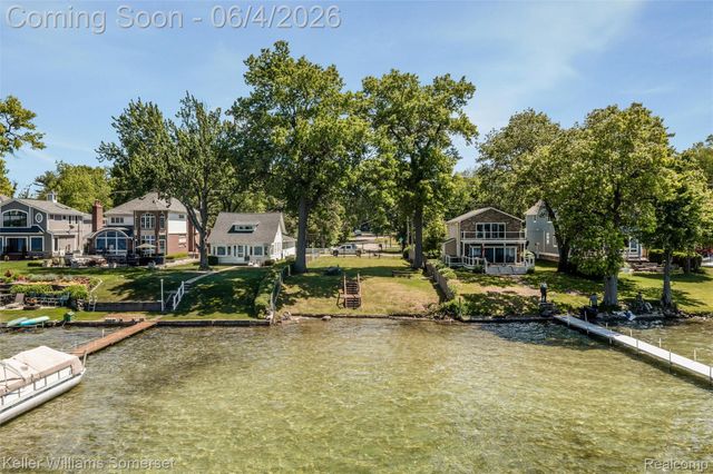 2480 Burleigh Street, West Bloomfield Charter Township, MI 48324
