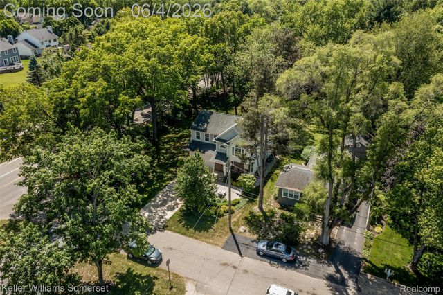 2480 Burleigh Street, West Bloomfield Charter Township, MI 48324