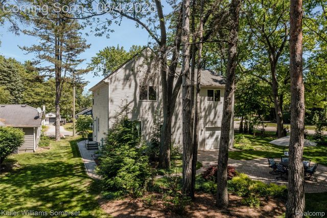 2480 Burleigh Street, West Bloomfield Charter Township, MI 48324