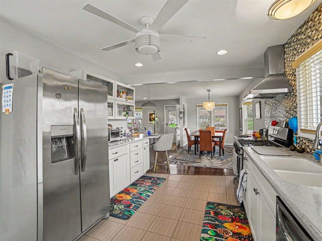 1033 N Beechwood Street, Ludington, MI 49431
