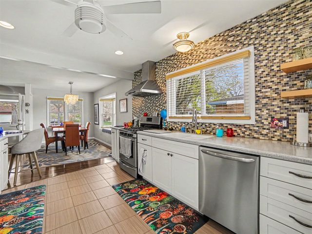 1033 N Beechwood Street, Ludington, MI 49431