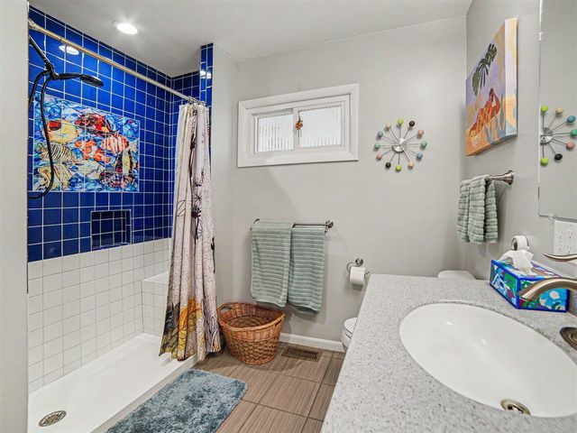 1033 N Beechwood Street, Ludington, MI 49431