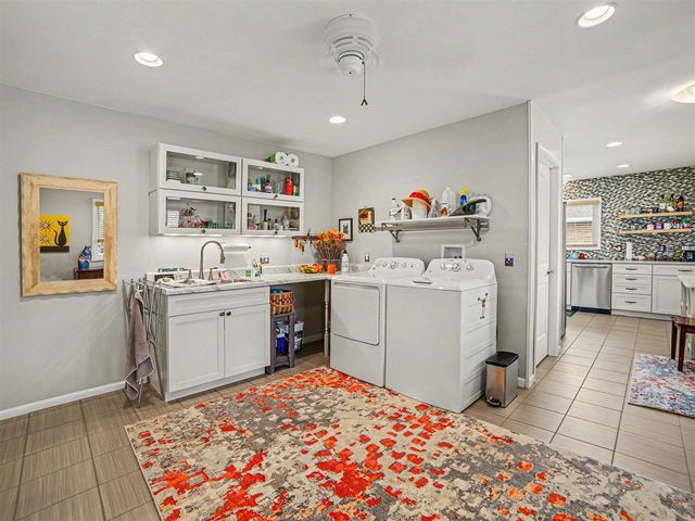 1033 N Beechwood Street, Ludington, MI 49431