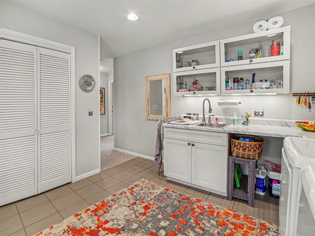 1033 N Beechwood Street, Ludington, MI 49431
