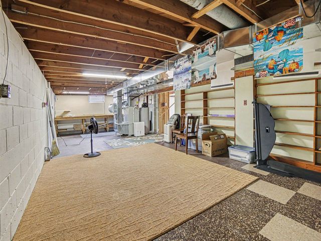 1033 N Beechwood Street, Ludington, MI 49431