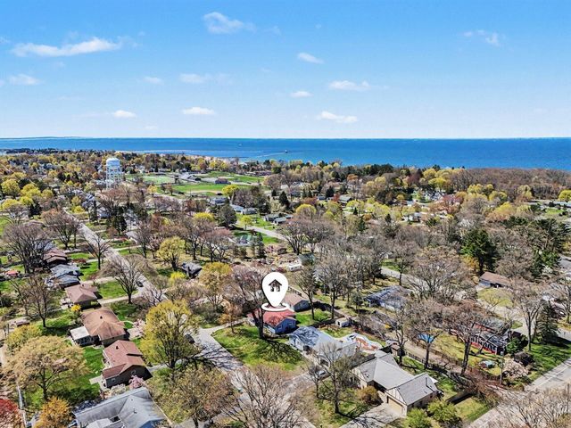 1033 N Beechwood Street, Ludington, MI 49431