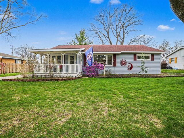 1033 N Beechwood Street, Ludington, MI 49431