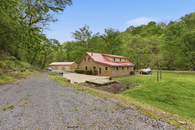 580 Defeated Creek Rd, Centerville, TN 37033