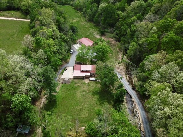 580 Defeated Creek Rd, Centerville, TN 37033