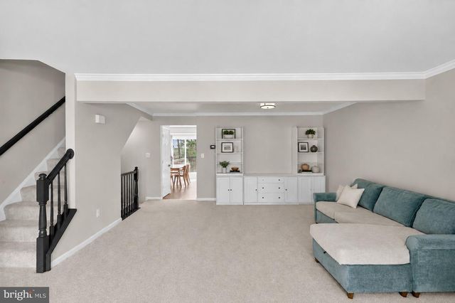 9253 JESSICA DR, Manassas Park, VA 20111