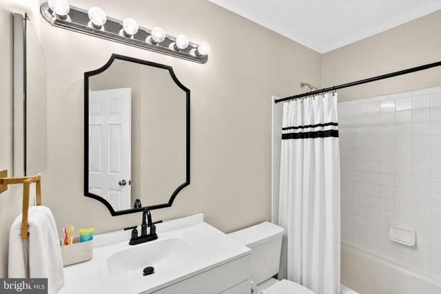 9253 JESSICA DR, Manassas Park, VA 20111