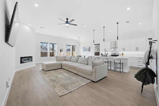 4033 Hammerly Drive, Dallas, TX 75212