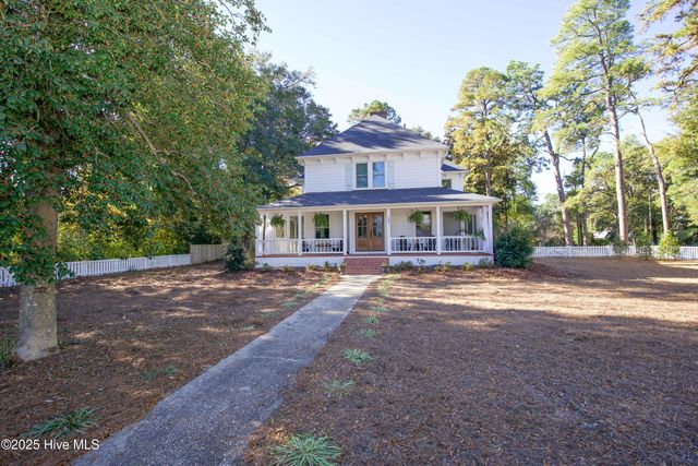 280 W Connecticut Avenue, Southern Pines, NC 28387