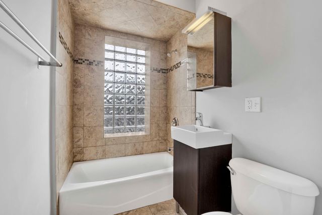 414 W Walnut Street 310, Maywood, IL 60153