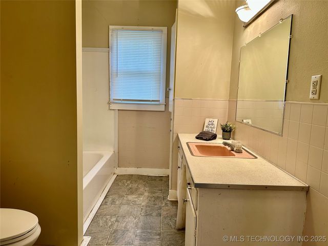 1500 W 12th, Sulphur, OK 73086