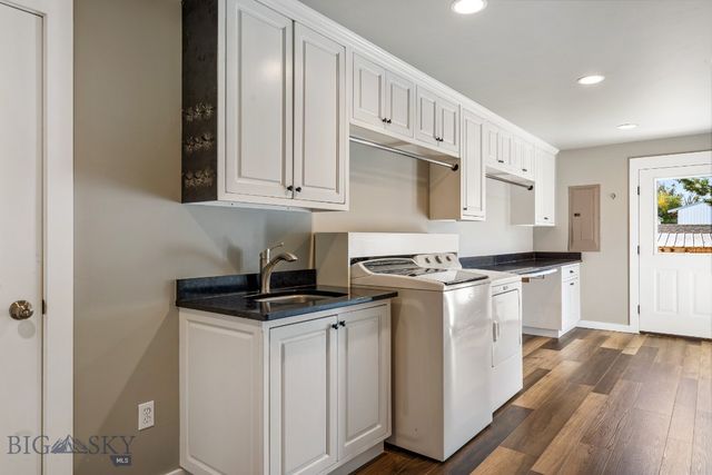 2399 Central Park Road, Belgrade, MT 59714