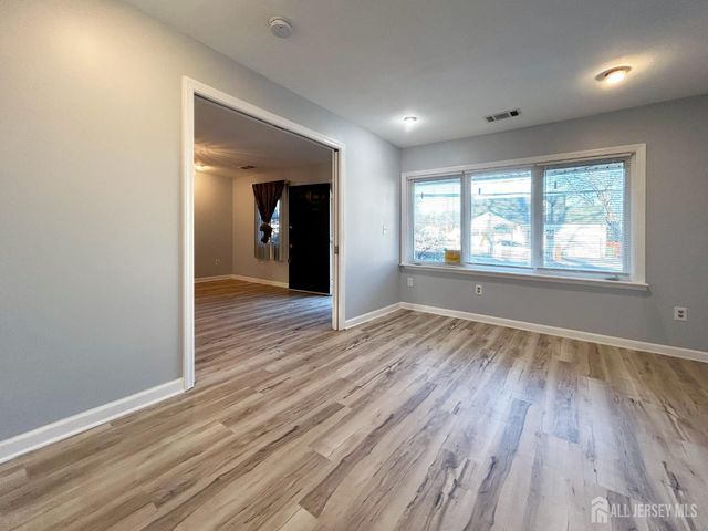 122 Vineyard Road, Edison, NJ 08817