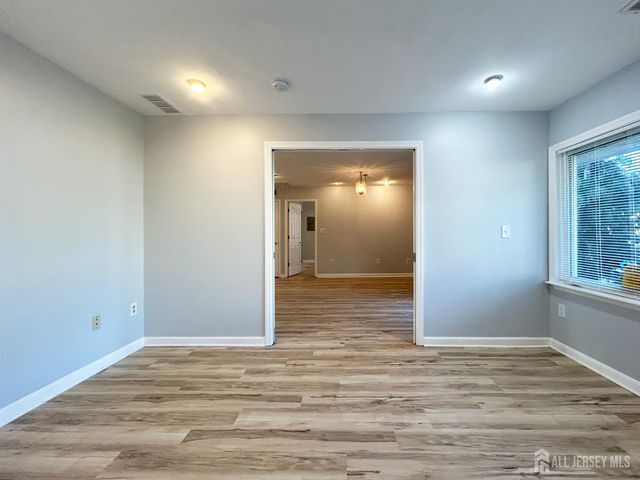 122 Vineyard Road, Edison, NJ 08817