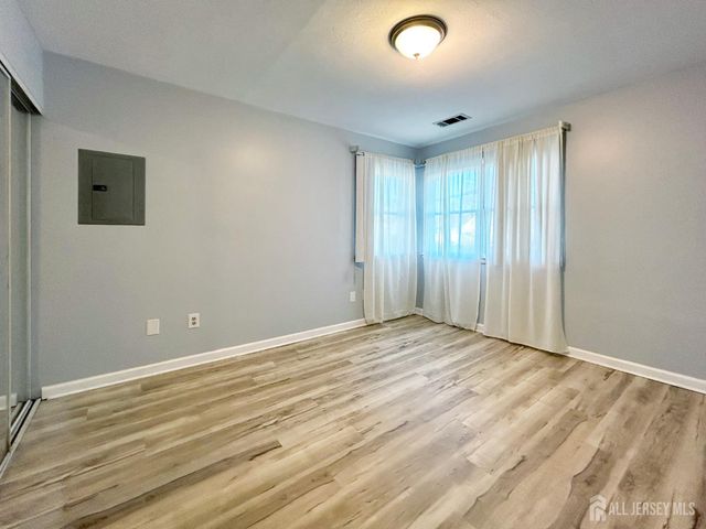 122 Vineyard Road, Edison, NJ 08817