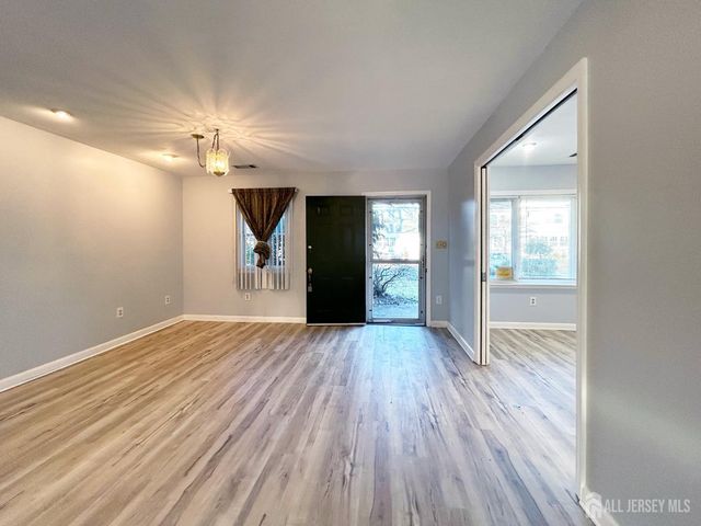 122 Vineyard Road, Edison, NJ 08817