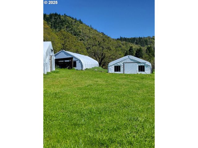 4359 CANYONVILLE RIDDLE Rd, Riddle, OR 97469