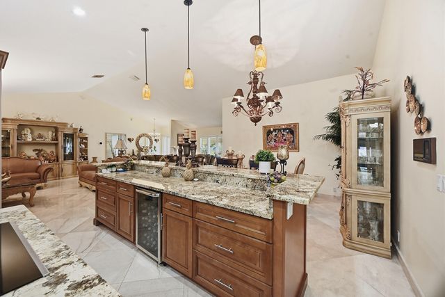 5884 Laurel Green Circle, Boynton Beach, FL 33437