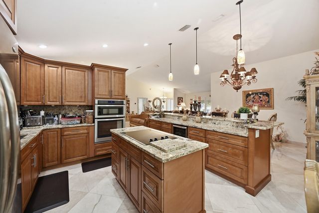 5884 Laurel Green Circle, Boynton Beach, FL 33437