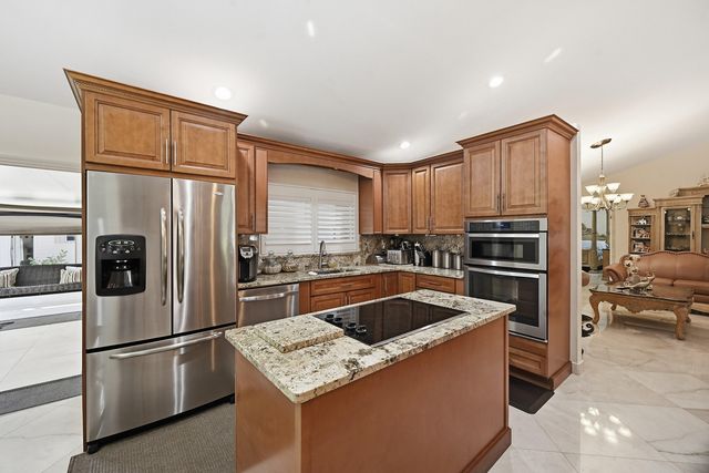 5884 Laurel Green Circle, Boynton Beach, FL 33437