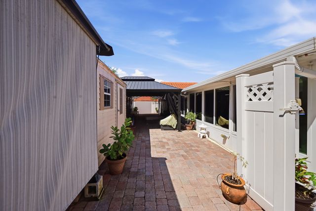 5884 Laurel Green Circle, Boynton Beach, FL 33437