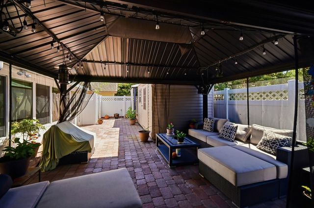 5884 Laurel Green Circle, Boynton Beach, FL 33437