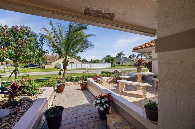 5884 Laurel Green Circle, Boynton Beach, FL 33437