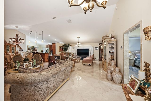 5884 Laurel Green Circle, Boynton Beach, FL 33437