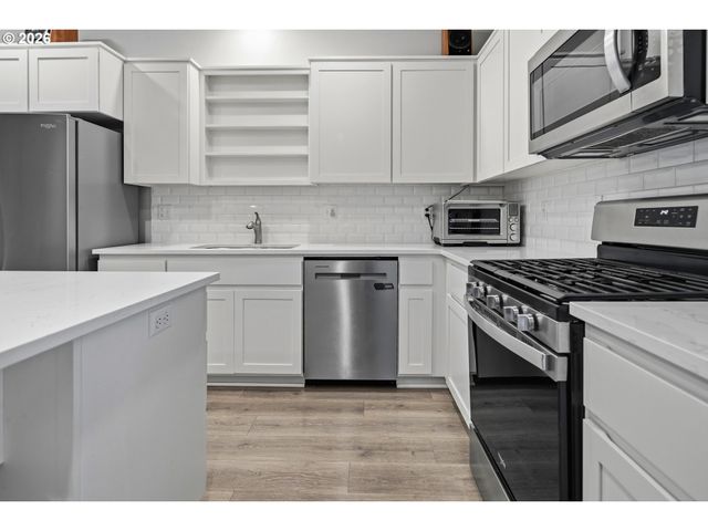 15564 Nw LINDER St, Portland, OR 97229