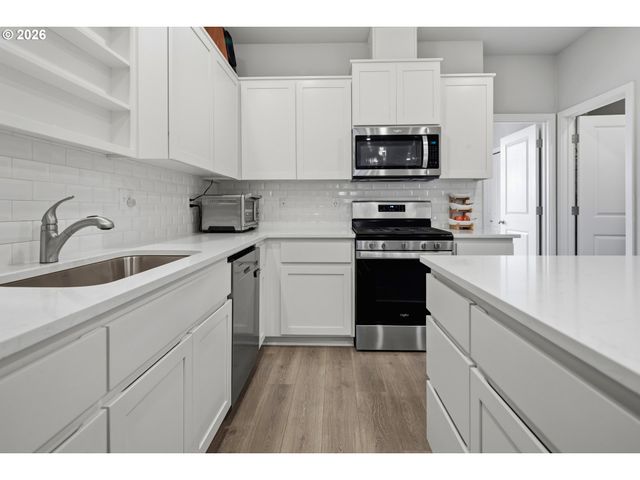 15564 Nw LINDER St, Portland, OR 97229