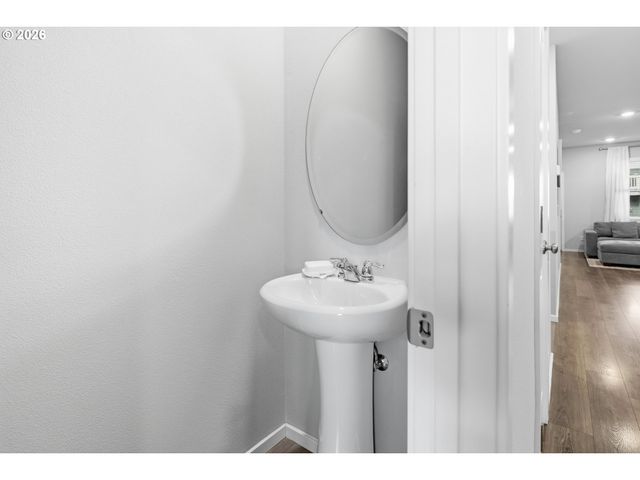 15564 Nw LINDER St, Portland, OR 97229