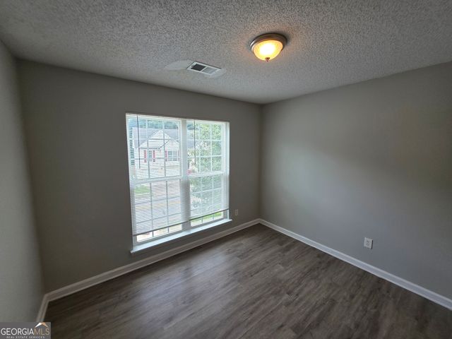 6924 Biscayne Blvd, Rex, GA 30273