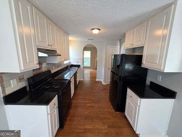 6924 Biscayne Blvd, Rex, GA 30273