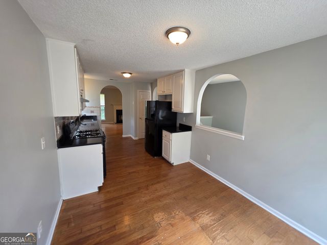 6924 Biscayne Blvd, Rex, GA 30273