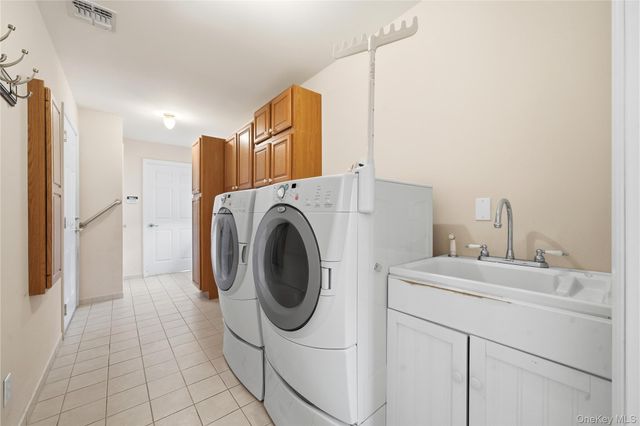 28 2nd Avenue, Central Islip, NY 11722