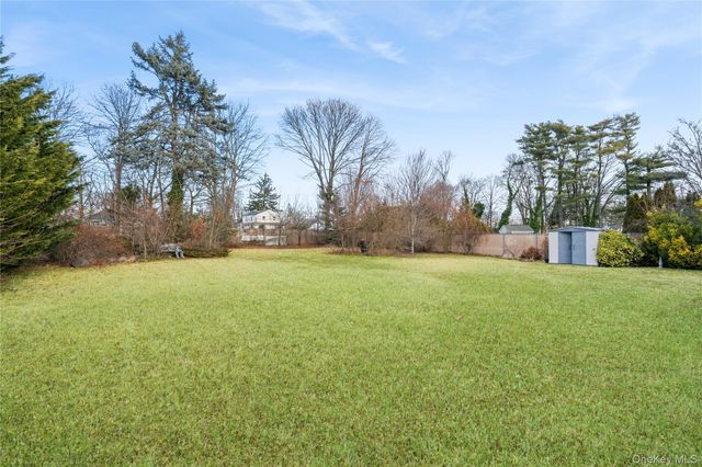 28 2nd Avenue, Central Islip, NY 11722