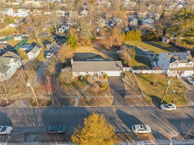 28 2nd Avenue, Central Islip, NY 11722