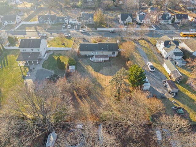 28 2nd Avenue, Central Islip, NY 11722