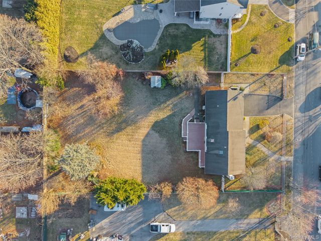 28 2nd Avenue, Central Islip, NY 11722