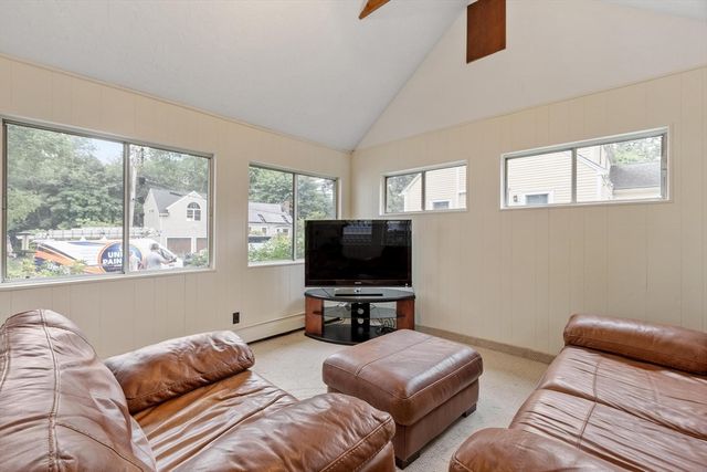 12 Hunt Rd, Bedford, MA 01730