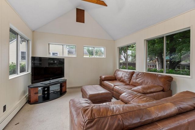 12 Hunt Rd, Bedford, MA 01730