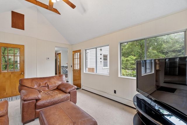 12 Hunt Rd, Bedford, MA 01730
