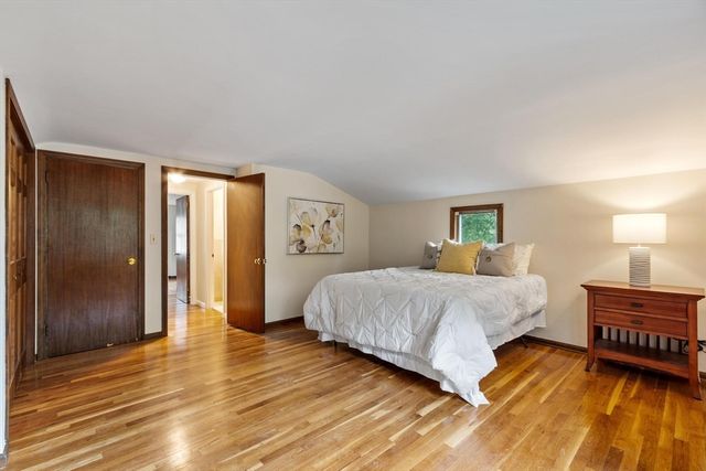 12 Hunt Rd, Bedford, MA 01730