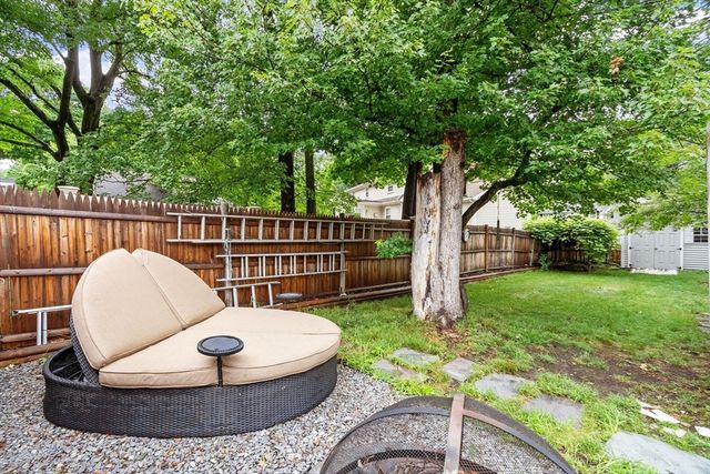 12 Hunt Rd, Bedford, MA 01730