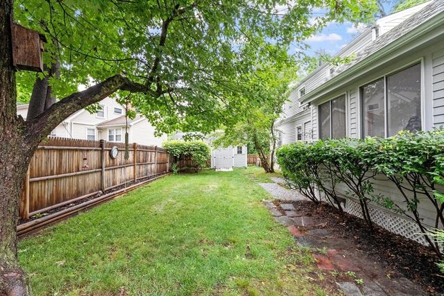 12 Hunt Rd, Bedford, MA 01730